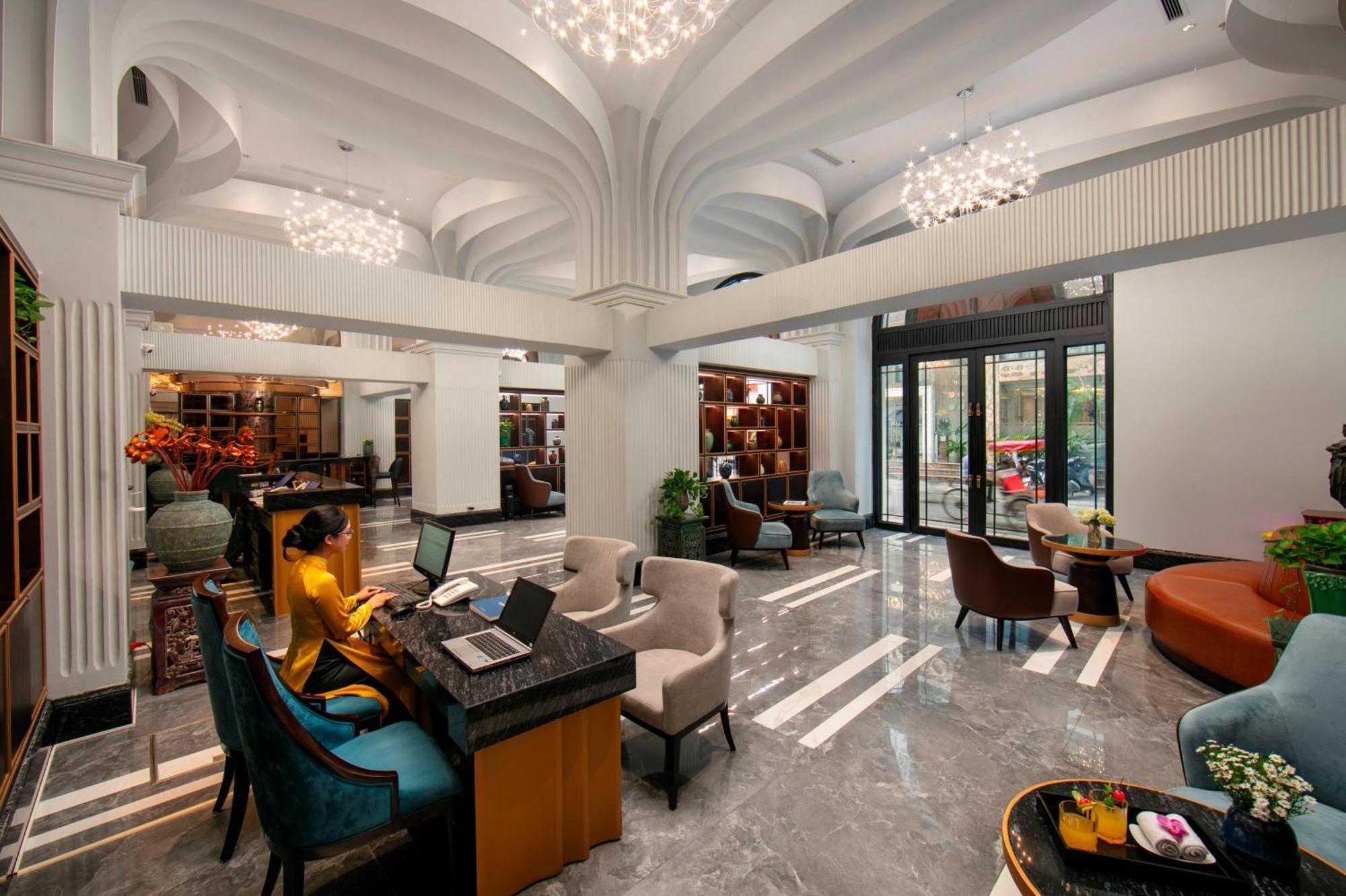 May De Ville Lakeside Hotel Hanoi Exterior foto Lobby