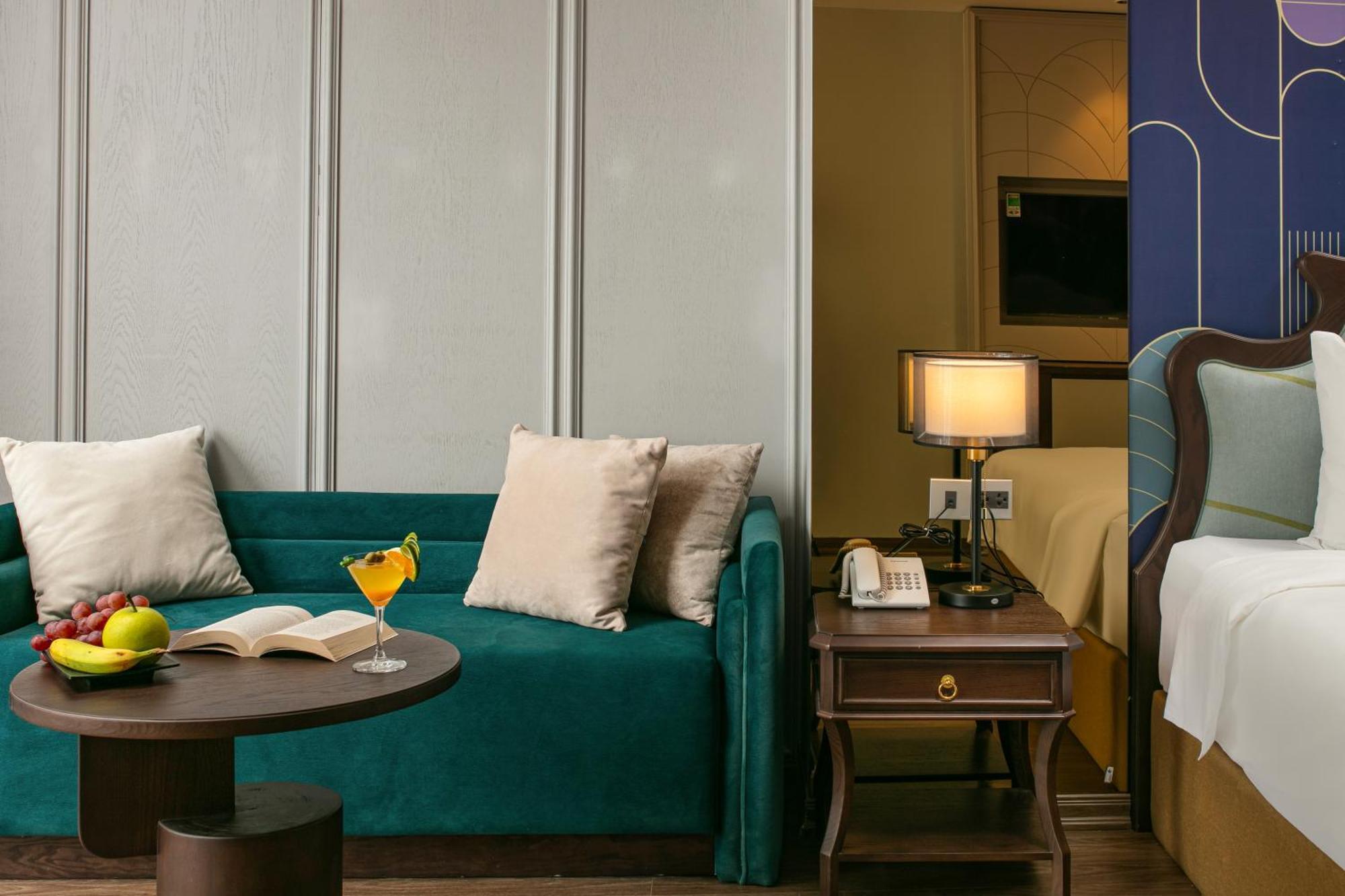 May De Ville Lakeside Hotel Hanoi Exterior foto Deluxe Room