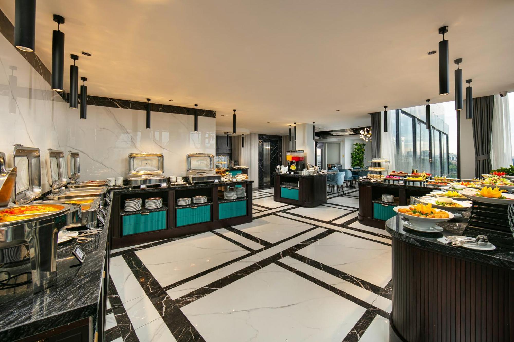 May De Ville Lakeside Hotel Hanoi Exterior foto The Club Lounge at the 36th floor