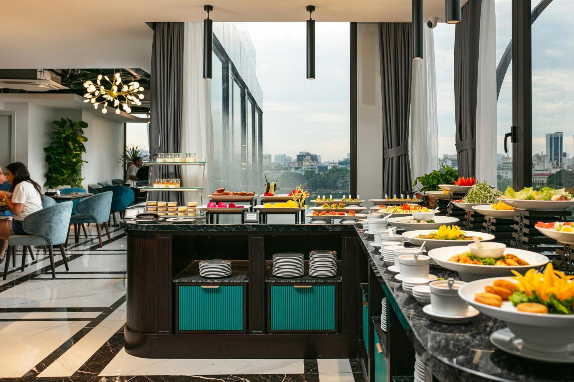 May De Ville Lakeside Hotel Hanoi Exterior foto The 360° Restaurant