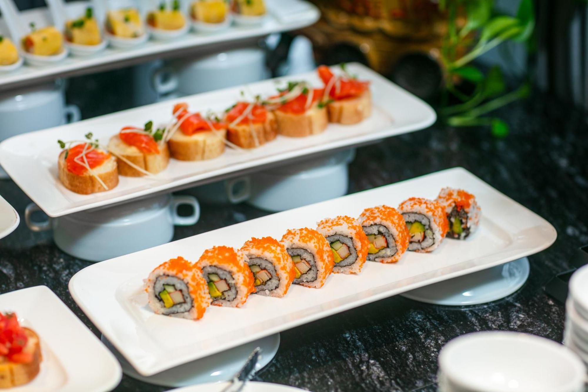 May De Ville Lakeside Hotel Hanoi Exterior foto California roll